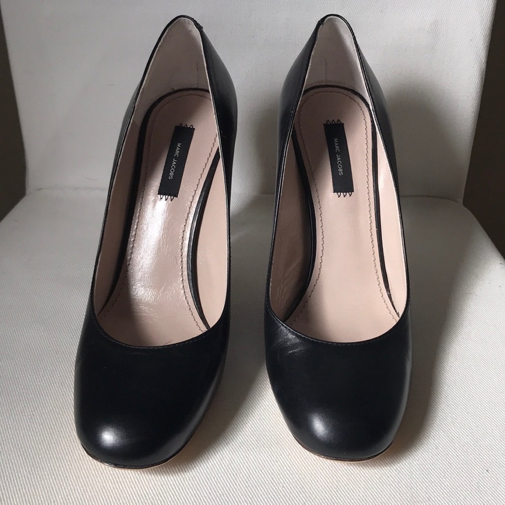 Marc Jacobs classic black heels